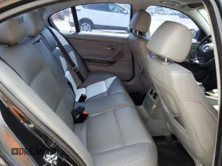 2006 BMW 3 Series 330i with VIN WBAVB33566KR80952, listed as a Copart auction lot 70083134 with 201,207 mi miles and Non repairable. Bid and sale history available at DreamBid. Image 10.