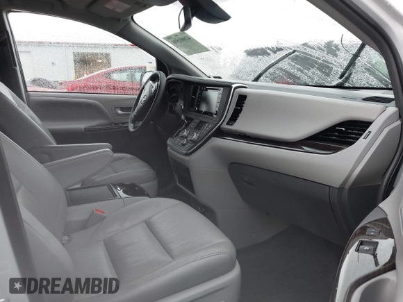 2018 Toyota Sienna XLE with VIN 5TDDZ3DC0JS201425, listed as a IAAI auction lot 42001590 with 49,772 mi miles. Bid and sale history available at carsss.com. Image 5.
