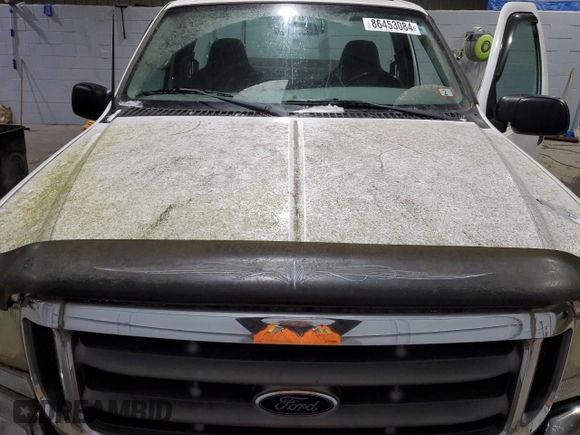 2002 Ford Super Duty F-250 XL with VIN 1FTNF21LX2EA21680, listed as a Copart auction lot 86453084 with 131,748 mi miles and Clean Title. Bid and sale history available at carsss.com. Image 11.