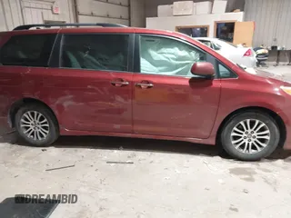2018 Toyota Sienna XLE Auto Access Seat with VIN 5TDYZ3DC6JS920230, listed as a IAAI auction lot 41566438 with 186,213 mi miles. Bid and sale history available at carsss.com. Image 13.