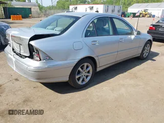 2007 Mercedes-Benz C 280 Luxury z VIN WDBRF92H57F889820, wystawiony jako IAAI lot #42144786 z przebiegiem 147 484 mil mil oraz . Historia ofert i sprzedaży dostępna na DreamBid. Obrazek 4.