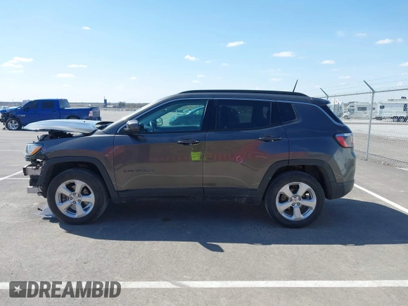2018 Jeep Compass Altitude with VIN 3C4NJDBB3JT316425, listed as a IAAI auction lot 41923797 with 96,969 mi miles and . Bid and sale history available at carsss.com. Image 15.