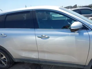 2020 Kia Sorento S z VIN 5XYPG4A58LG669899, wystawiony jako IAAI lot #42006231 z przebiegiem 58 268 mil mil oraz . Historia ofert i sprzedaży dostępna na DreamBid. Obrazek 13.