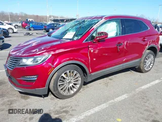 2017 Lincoln MKC Reserve z VIN 5LMCJ3D92HUL32281, wystawiony jako IAAI lot #41931033 z przebiegiem 50 683 mil mil oraz . Historia ofert i sprzedaży dostępna na DreamBid. Obrazek 2.