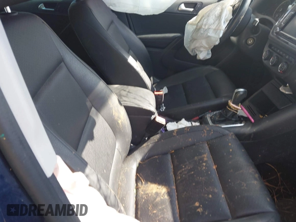 2015 Volkswagen Tiguan SE z VIN WVGBV7AX3FW583163, wystawiony jako IAAI lot #41991409 z przebiegiem 99 866 mil mil oraz . Historia ofert i sprzedaży dostępna na DreamBid. Obrazek 5.