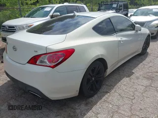 2010 Hyundai Genesis Coupe с VIN KMHHU6KH2AU038218, выставлен на аукционе IAAI как лот 42437658 с пробегом 172 440 миль миль и . История ставок и продаж доступна на DreamBid. Изображение 4.