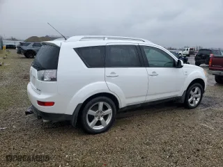 2008 Mitsubishi Outlander XLS with VIN JA4MT41X88Z009462, listed as a Copart auction lot 44002115 with 278,859 mi miles and Salvage Title. Bid and sale history available at carsss.com. Image 3.