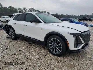 2024 Cadillac LYRIQ Sport z VIN 1GYKPTRK3RZ114328, wystawiony jako Copart lot #44822765 z przebiegiem 14 338 mil mil oraz Tytuł czysty. Historia ofert i sprzedaży dostępna na DreamBid. Obrazek 4.