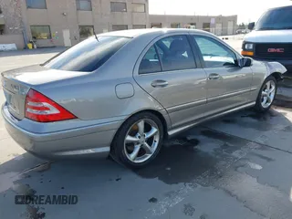 2005 Mercedes-Benz C 230 Kompressor with VIN WDBRF40J25A774109, listed as a IAAI auction lot 42010040 with 39,511 mi miles and . Bid and sale history available at DreamBid. Image 4.