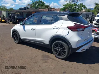 2021 Nissan Kicks SR z VIN 3N1CP5DV2ML563428, wystawiony jako IAAI lot #41658351 z przebiegiem 16 354 mil mil oraz . Historia ofert i sprzedaży dostępna na DreamBid. Obrazek 3.