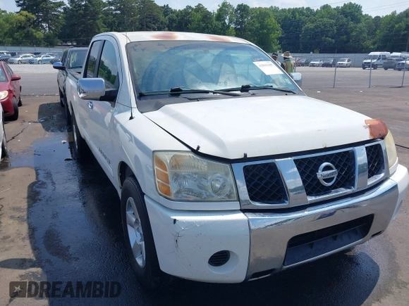2005 Nissan Titan SE z VIN 1N6BA07A35N554676, wystawiony jako IAAI lot #42593107 z przebiegiem 200 541 mil mil oraz . Historia ofert i sprzedaży dostępna na DreamBid. Obrazek 1.