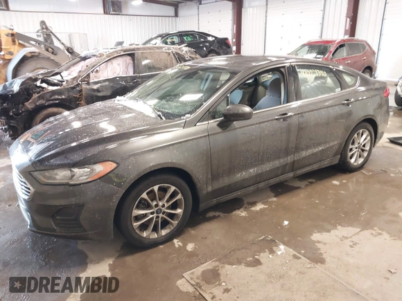 2019 Ford Fusion SE with VIN 3FA6P0HD1KR134313, listed as a IAAI auction lot 41024340 with 134,381 mi miles. Bid and sale history available at carsss.com. Image 2.