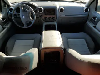 2004 Ford Expedition XLT with VIN 1FMPU16W44LA07232, listed as a Copart auction lot 76773114 with 0 mi miles and Salvage Title. Bid and sale history available at carsss.com. Image 8.