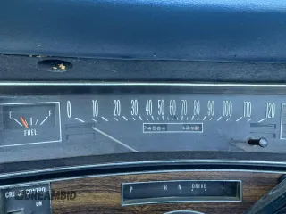 1973 Cadillac Eldorado z VIN 6L67S3Q410957, wystawiony jako Copart lot #64316435 z przebiegiem 74 584 mil mil oraz Czysty tytuł • Clean title. Historia ofert i sprzedaży dostępna na DreamBid. Obrazek 8.