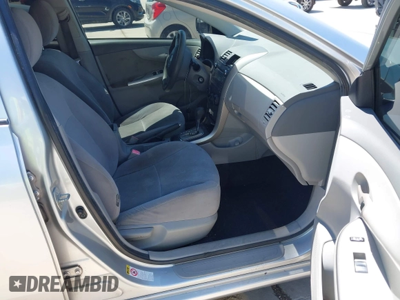 2010 Toyota Corolla z VIN JTDBU4EE7AJ083916, wystawiony jako IAAI lot #41944945 z przebiegiem 127 406 mil mil oraz . Historia ofert i sprzedaży dostępna na DreamBid. Obrazek 5.