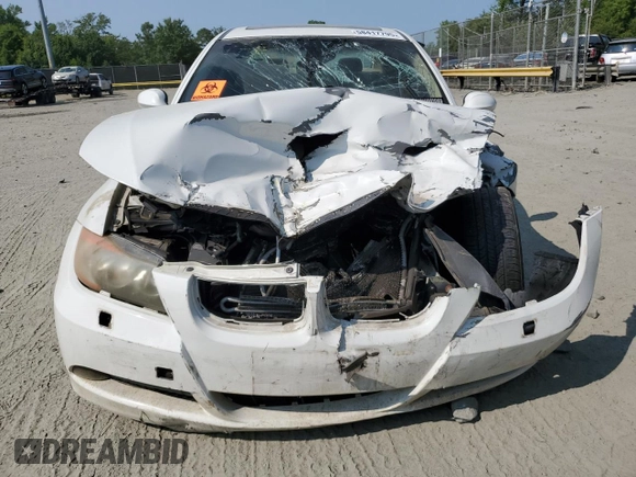 2008 BMW 3 Series 328xi with VIN WBAVC93558K043660, listed as a Copart auction lot 58417795 with Not provided miles and Salvage title. Bid and sale history available at DreamBid. Image 5.