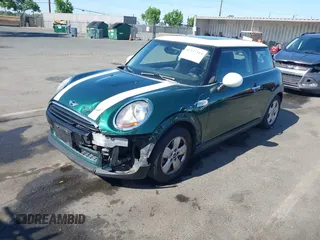 2016 MINI Hardtop z VIN WMWXP5C52G2D13449, wystawiony jako IAAI lot #42337313 z przebiegiem 101 482 mil mil oraz . Historia ofert i sprzedaży dostępna na DreamBid. Obrazek 2.