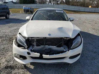2017 Mercedes-Benz C 300 z VIN 55SWF4JBXHU196024, wystawiony jako Copart lot #42220035 z przebiegiem 95 899 mil mil oraz Szkoda całkowita • Salvage title. Historia ofert i sprzedaży dostępna na DreamBid. Obrazek 5.