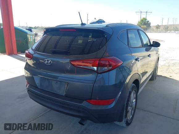 2017 Hyundai Tucson SE with VIN KM8J33A4XHU438510, listed as a IAAI auction lot 42021812 with 117,848 mi miles. Bid and sale history available at carsss.com. Image 4.