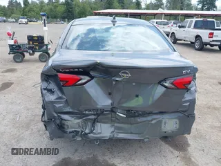 2024 Nissan Versa SV z VIN 3N1CN8EV6RL910272, wystawiony jako IAAI lot #42500325 z przebiegiem 8 343 mil mil oraz . Historia ofert i sprzedaży dostępna na DreamBid. Obrazek 17.