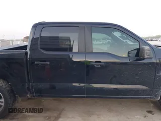 2023 Ford F-150 XL z VIN 1FTEW1CP0PKE36512, wystawiony jako IAAI lot #42260269 z przebiegiem 34 312 mil mil oraz . Historia ofert i sprzedaży dostępna na DreamBid. Obrazek 13.