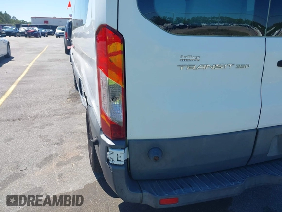 2015 Ford Transit XL z VIN 1FBZX2ZM5FKA37860, wystawiony jako IAAI lot #42059536 z przebiegiem 146 928 mil mil oraz . Historia ofert i sprzedaży dostępna na DreamBid. Obrazek 20.