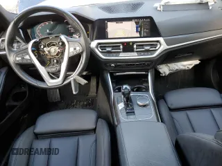 2019 BMW 3 Series 330i xDrive with VIN WBA5R7C50KAJ80327, listed as a Copart auction lot 69148042 with 32,805 mi miles. Bid and sale history available at carsss.com. Image 8.