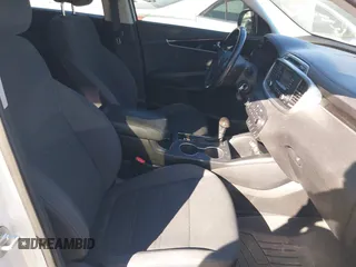 2016 Kia Sorento LX with VIN 5XYPG4A39GG062754, listed as a IAAI auction lot 41689839 with 180,165 mi miles. Bid and sale history available at carsss.com. Image 5.