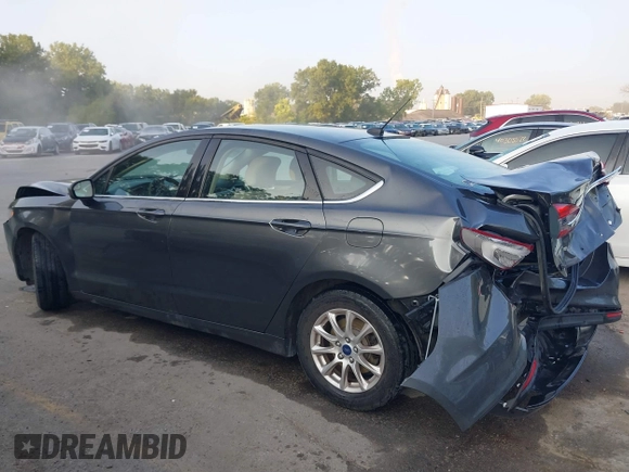2017 Ford Fusion S with VIN 3FA6P0G76HR121500, listed as a IAAI auction lot 40308024 with 130,325 mi miles. Bid and sale history available at carsss.com. Image 15.