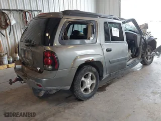 2005 Chevrolet TrailBlazer LS with VIN 1GNET16S556122439, listed as a IAAI auction lot 40012893 with 244,922 mi miles. Bid and sale history available at carsss.com. Image 4.