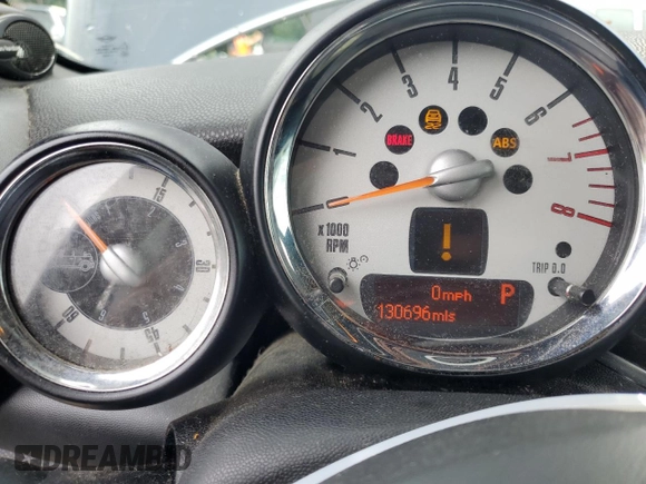 2012 MINI Convertible S z VIN WMWZP3C53CT550188, wystawiony jako Copart lot #88769895 z przebiegiem 130 696 mil mil oraz Nie do naprawy • Non repairable. Historia ofert i sprzedaży dostępna na DreamBid. Obrazek 9.