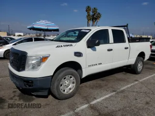 2017 Nissan Titan with VIN 1N6AA1F10HN501280, listed as a Copart auction lot 43782625 with 217,906 mi miles and Clean title. Bid and sale history available at DreamBid. Image 1.