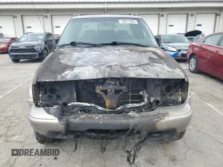 2003 GMC Sonoma SLS z VIN 1GTCT19X938201721, wystawiony jako Copart lot #56011695 z przebiegiem Nie podano mil oraz Nie do naprawy. Historia ofert i sprzedaży dostępna na DreamBid. Obrazek 5.
