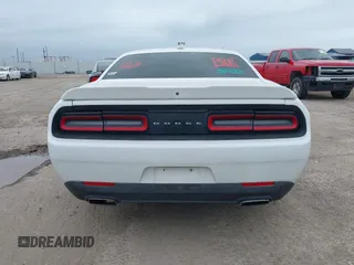 2015 Dodge Challenger SXT Plus z VIN 2C3CDZBG9FH894976, wystawiony jako IAAI lot #39188506 z przebiegiem 103 501 mil mil oraz . Historia ofert i sprzedaży dostępna na DreamBid. Obrazek 16.