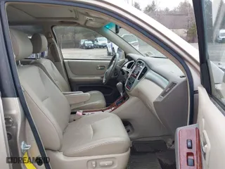 2005 Toyota Highlander with VIN JTEEP21A050086918, listed as a IAAI auction lot 41798191 with 125,232 mi miles. Bid and sale history available at carsss.com. Image 5.