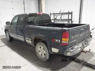 2001 Chevrolet Silverado 1500 LT with VIN 2GCEK19T111382113, listed as a IAAI auction lot 41522971 with 301,448 mi miles. Bid and sale history available at carsss.com. Image 3.