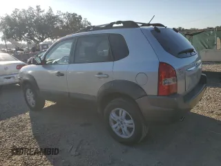 2007 Hyundai Tucson SE with VIN KM8JN12D67U637520, listed as a Copart auction lot 72886354 with 111,736 mi miles and Salvage Title. Bid and sale history available at carsss.com. Image 2.