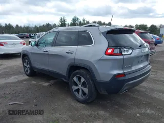 2019 Jeep Cherokee Limited z VIN 1C4PJMDNXKD272009, wystawiony jako IAAI lot #41983939 z przebiegiem 31 075 mil mil oraz . Historia ofert i sprzedaży dostępna na DreamBid. Obrazek 3.