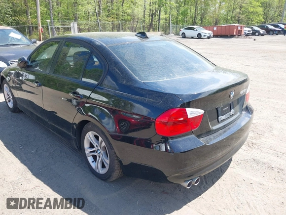 2008 BMW 3 Series 328xi with VIN WBAVC73518KP39386, listed as a IAAI auction lot 39828477 with 188,917 mi miles. Bid and sale history available at carsss.com. Image 3.