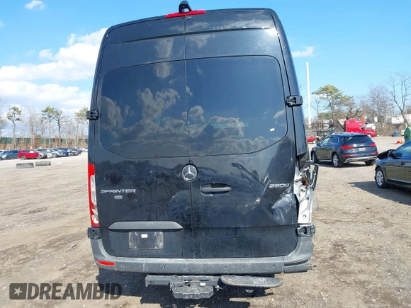2022 Mercedes-Benz Sprinter Cargo with VIN W1Y4ECHYXNT112143, listed as a IAAI auction lot 41844852 with 46,727 mi miles. Bid and sale history available at carsss.com. Image 16.