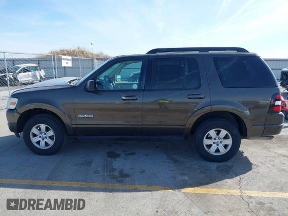 2008 Ford Explorer XLT with VIN 1FMEU73E88UB29534, listed as a IAAI auction lot 41775911 with 120,440 mi miles. Bid and sale history available at carsss.com. Image 14.