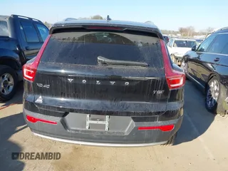 2021 Volvo XC40 Inscription с VIN YV4162UL6M2510721, выставлен на аукционе IAAI как лот 41646373 с пробегом 39 370 миль миль и . История ставок и продаж доступна на DreamBid. Изображение 17.