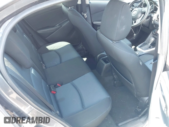 2016 Scion iA z VIN 3MYDLBZV5GY113222, wystawiony jako IAAI lot #42076460 z przebiegiem 112 249 mil mil oraz . Historia ofert i sprzedaży dostępna na DreamBid. Obrazek 8.