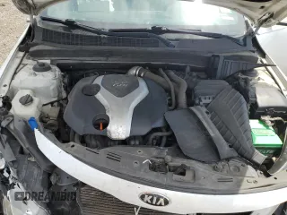 2013 Kia Optima SX z VIN 5XXGR4A61DG152999, wystawiony jako Copart lot #55852445 z przebiegiem 124 825 mil mil oraz Szkoda całkowita • Salvage title. Historia ofert i sprzedaży dostępna na DreamBid. Obrazek 11.
