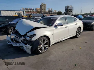 2015 Infiniti Q70 z VIN JN1BY1PP8FM600344, wystawiony jako Copart lot #58033645 z przebiegiem 113 653 mil mil oraz Szkoda całkowita • Salvage title. Historia ofert i sprzedaży dostępna na DreamBid. Obrazek 1.