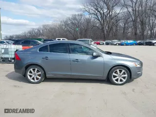 2016 Volvo S60 T5 Drive-E Premier with VIN YV126MFK0G2413469, listed as a IAAI auction lot 41726912 with 39,182 mi miles. Bid and sale history available at carsss.com. Image 13.