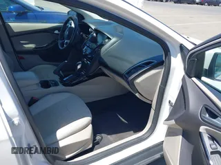 2014 Ford Focus Electric с VIN 1FADP3R45EL306109, выставлен на аукционе IAAI как лот 42382079 с пробегом 80 143 миль миль и . История ставок и продаж доступна на DreamBid. Изображение 5.