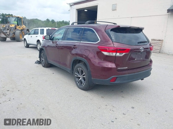 2019 Toyota Highlander LE with VIN 5TDBZRFH6KS943719, listed as a IAAI auction lot 42610730 with 64,089 mi miles and . Bid and sale history available at DreamBid. Image 3.