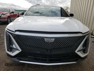 2024 Cadillac LYRIQ Luxury z VIN 1GYKPSRK6RZ121087, wystawiony jako Copart lot #83309844 z przebiegiem 3038 mil mil oraz Szkody całkowita. Historia ofert i sprzedaży dostępna na DreamBid. Obrazek 5.