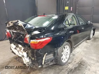 2011 Lexus LS 460 with VIN JTHCL5EF0B5008943, listed as a IAAI auction lot 41919108 with 304,511 mi miles and . Bid and sale history available at DreamBid. Image 4.